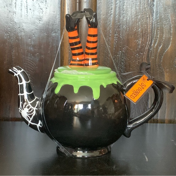 Potter’s Studio Witch Legs Halloween Cauldron Teapot with Spider Web Spout - Picture 2 of 14